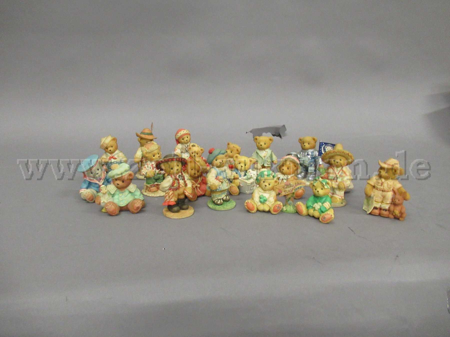 19 verschiedene Cherished Teddies Figuren