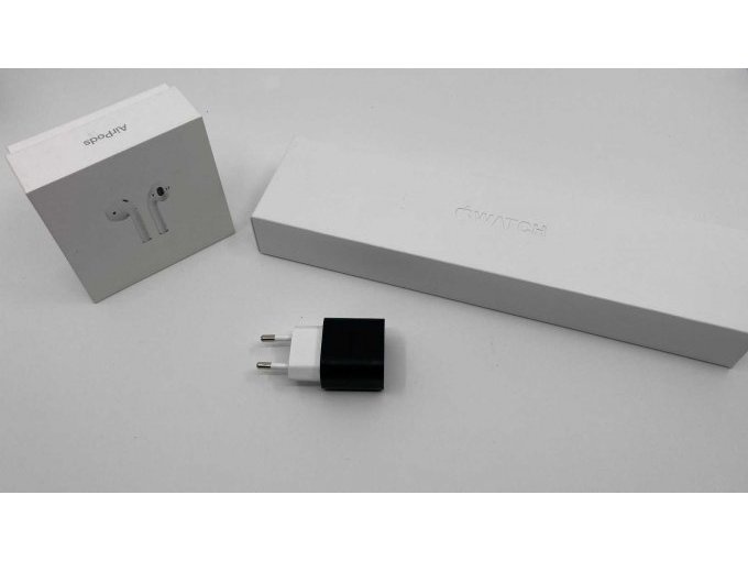 Geräte verpackt mit universal USB Netzstecker
