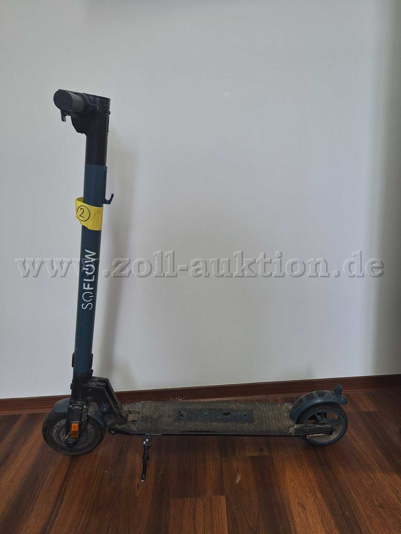 1 E-Scooter, Marke "SoFlow"