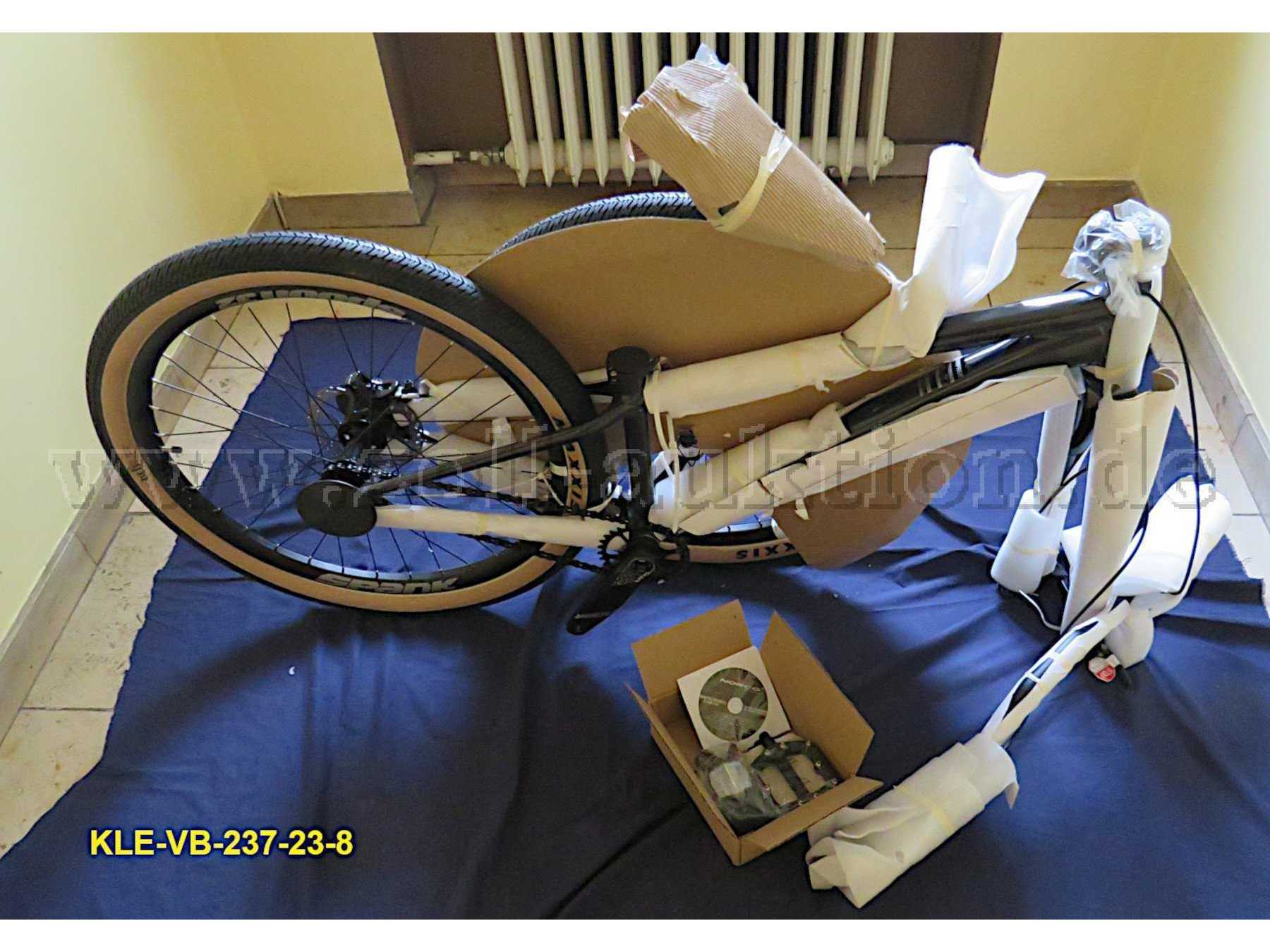 Fahrrad verpackt