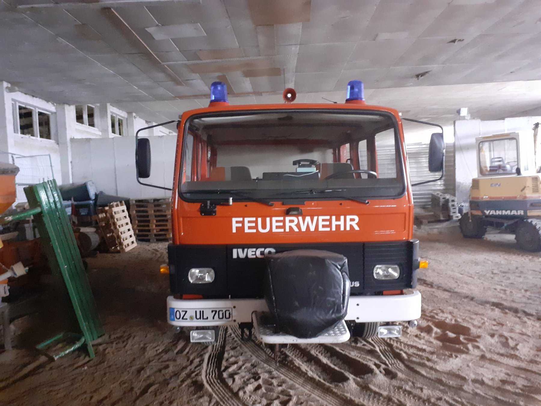 1 Feuerwehrfahrzeug LF 8 - IVECO-MAGIRIUS mit Aufbau