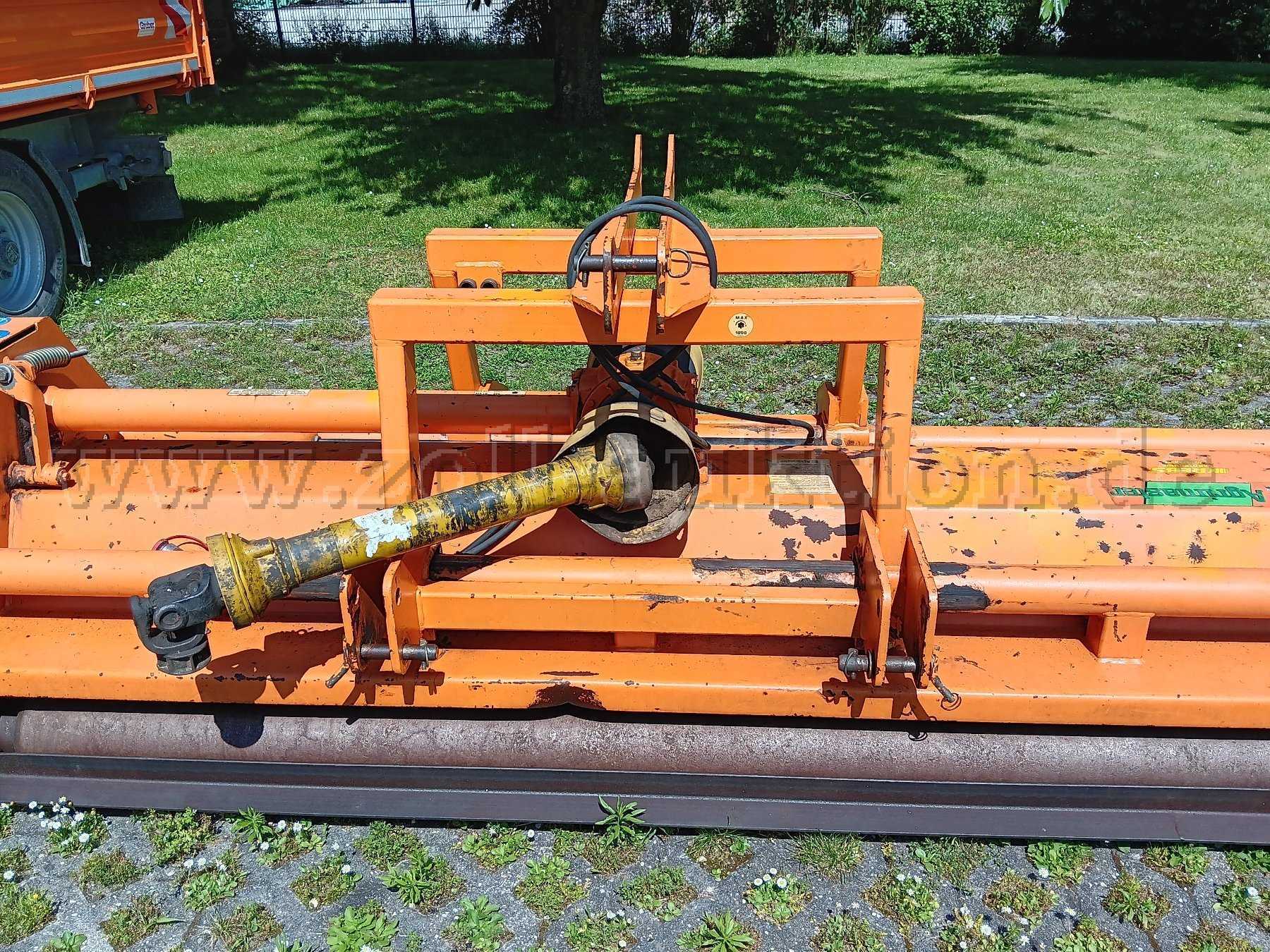 Front-Heck-Mulcher mit Zapfwelle