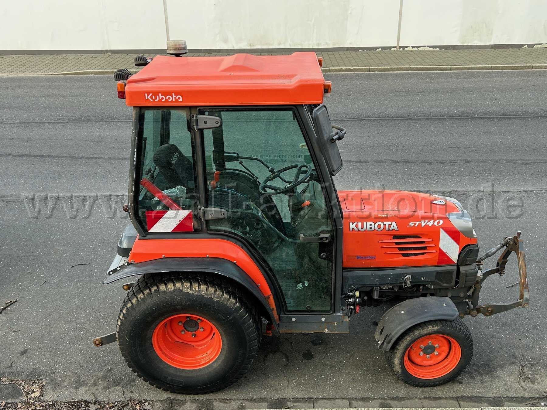 1 Kompakttraktor Kubota STV 40