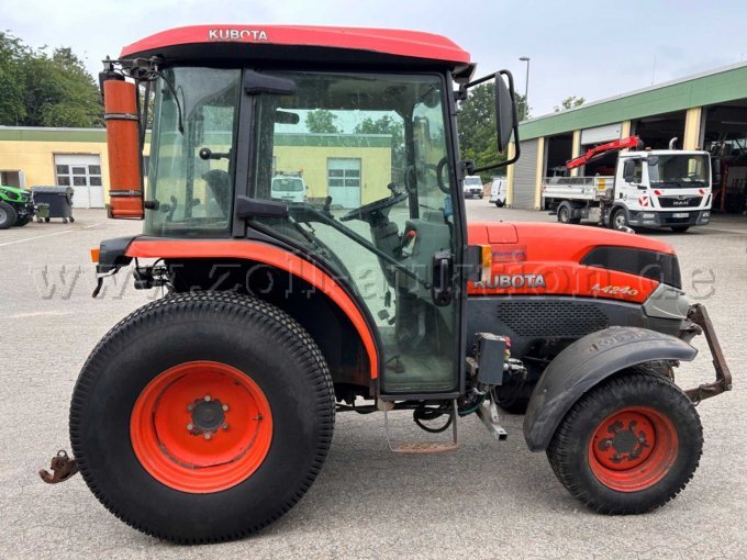 Kubota L4240