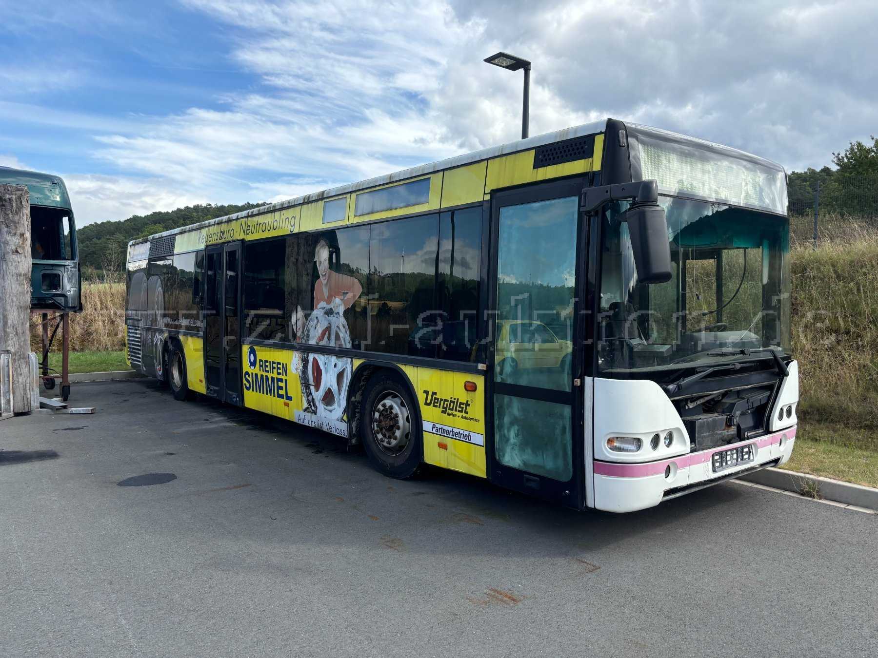 1 Linienbus Neoplan Bastlerfahrzeug / Ersatzteilspender