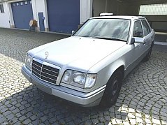 Mercedes-Benz seitlich