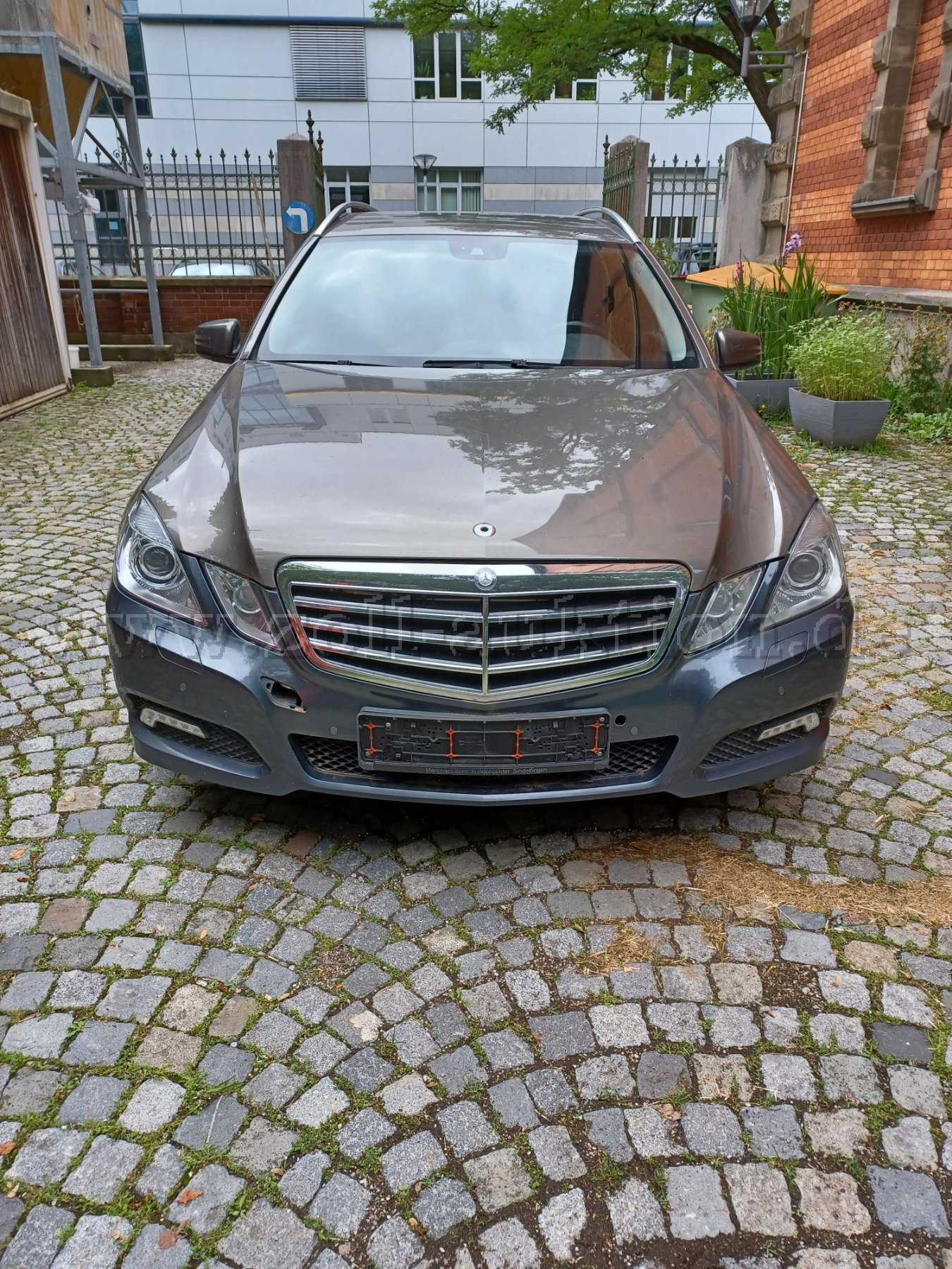 1 Mercedes E-350 T 4-Matic (W212) Unfallschaden