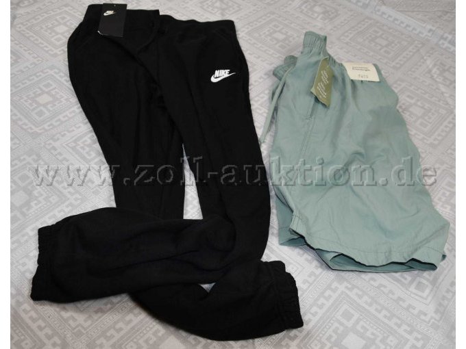 1 schwarze Hose „Nike“ & 1 grüner Badeshort „"H&M"