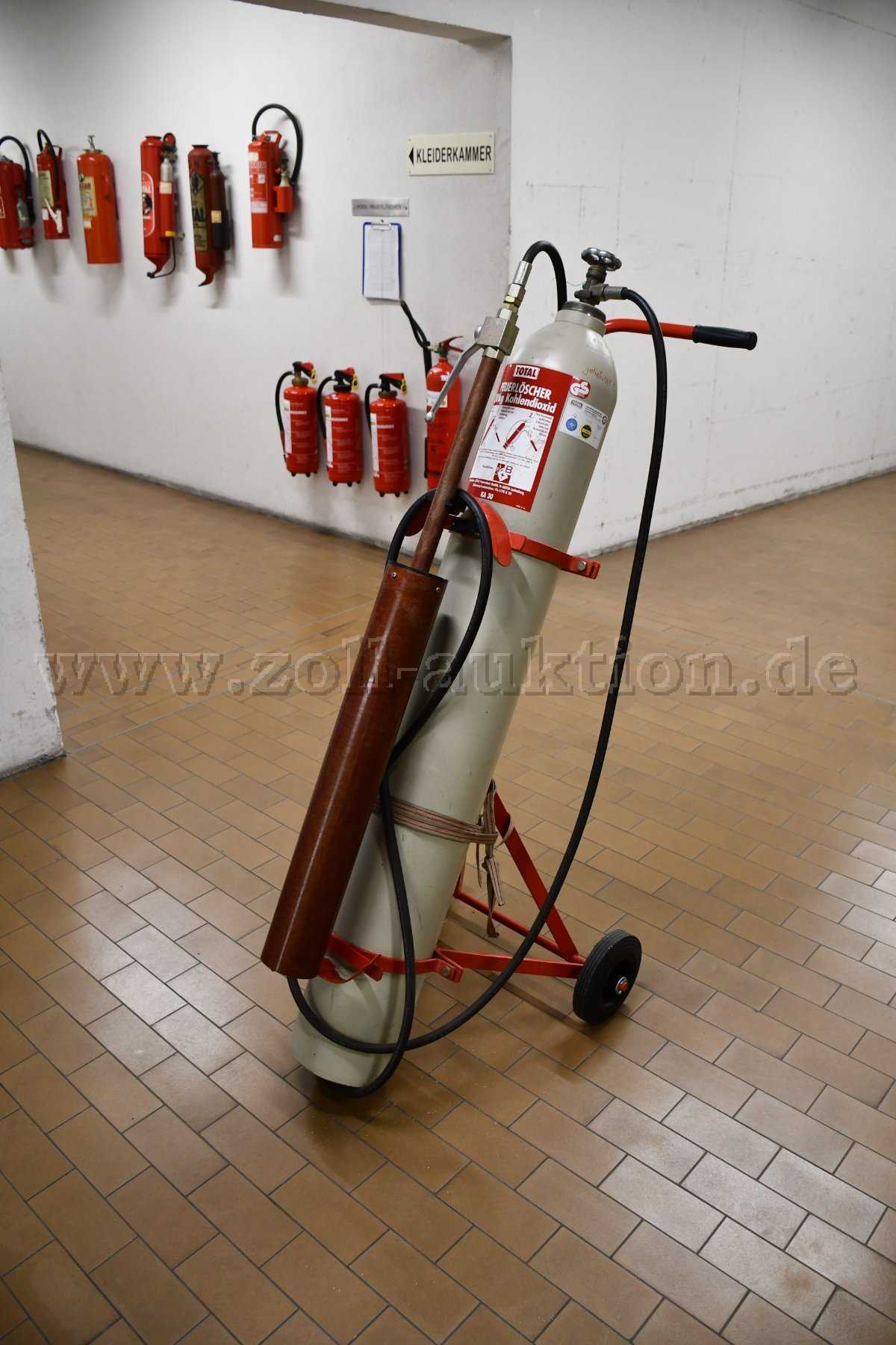 1 Total CO2 Löscher Stahlflasche 30Kg mit Rollwagen