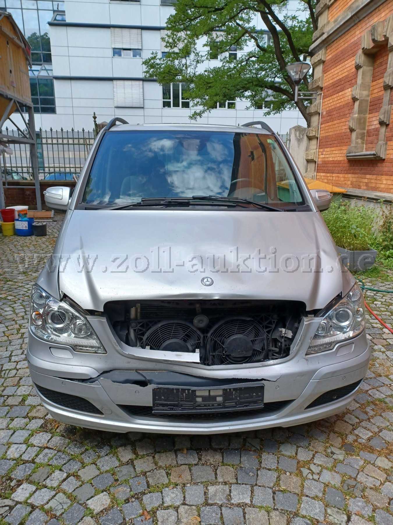 1 Unfallschaden Mercedes-Benz Viano (639) 3.0 CDI grau