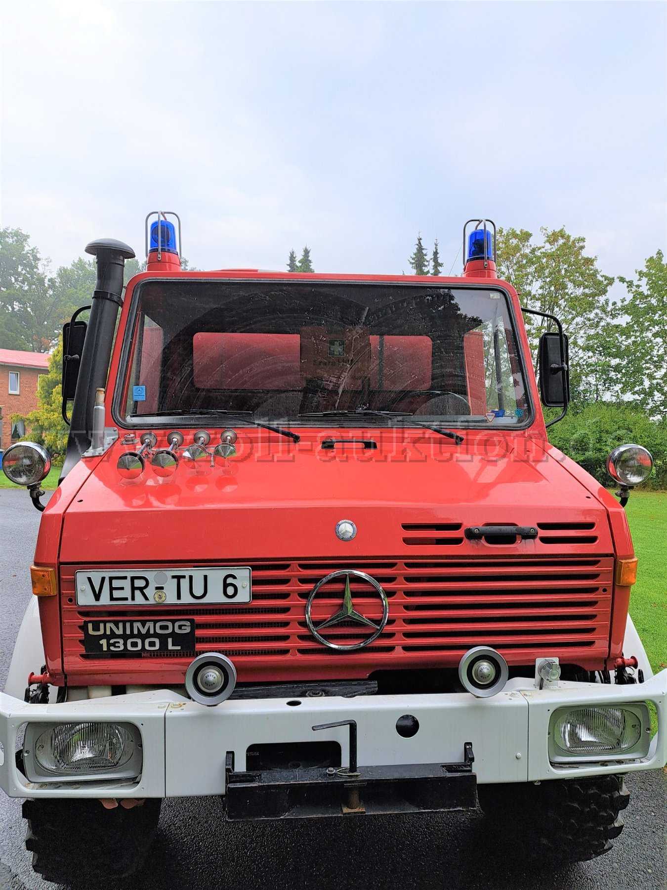 Zoll-Auktion - 1 Unimog U 1300 L / Löschfahrzeug TLF8/W (ID 865965)