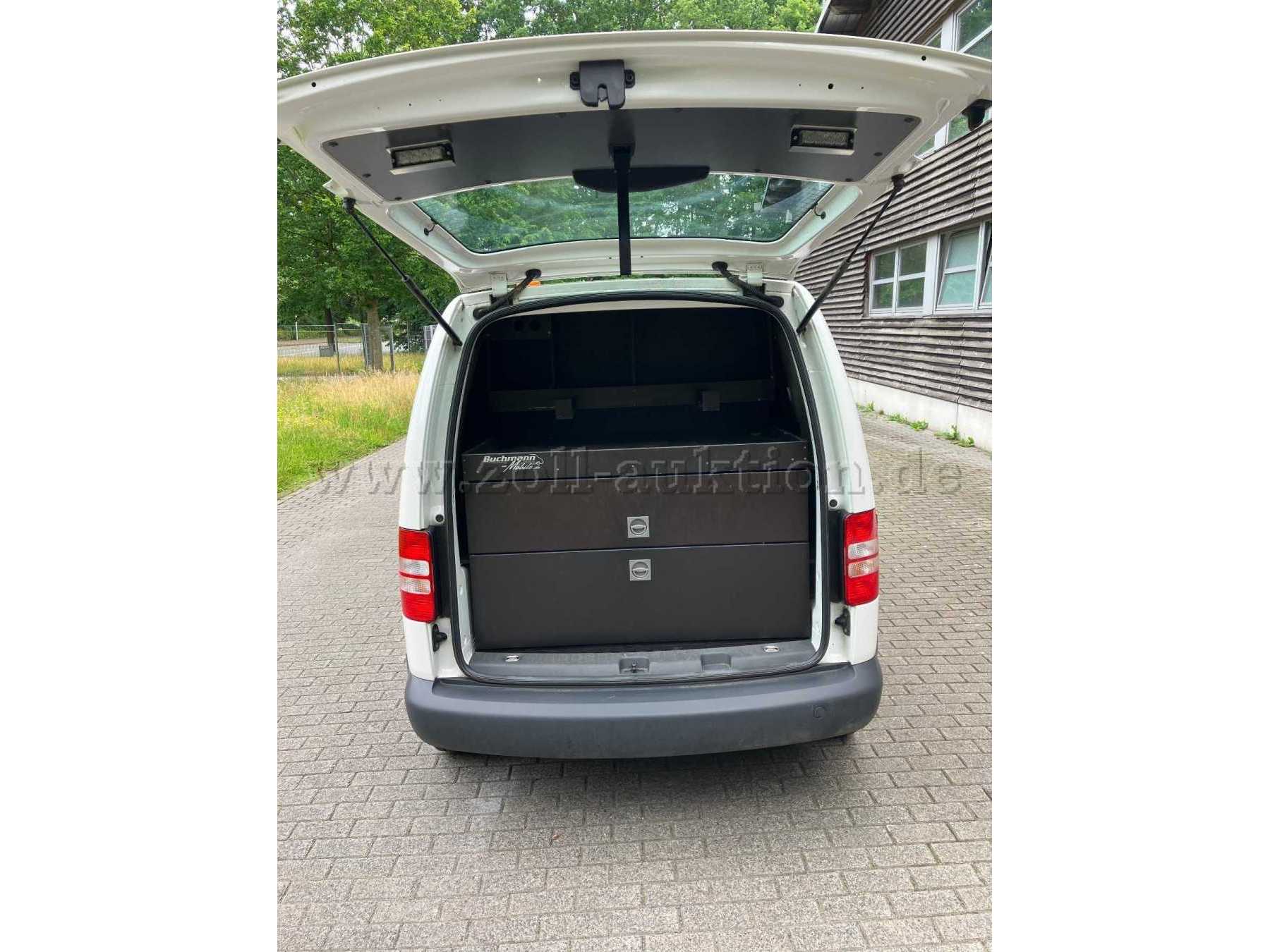 VW Caddy 2.0 Ansicht hinten, Hecktür geöffnet