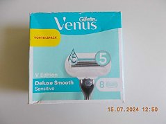 20x Gillette Venus Deluxe Smooth Sensitive V Edition, 5-Klingen-Rasierer, 8er Pack