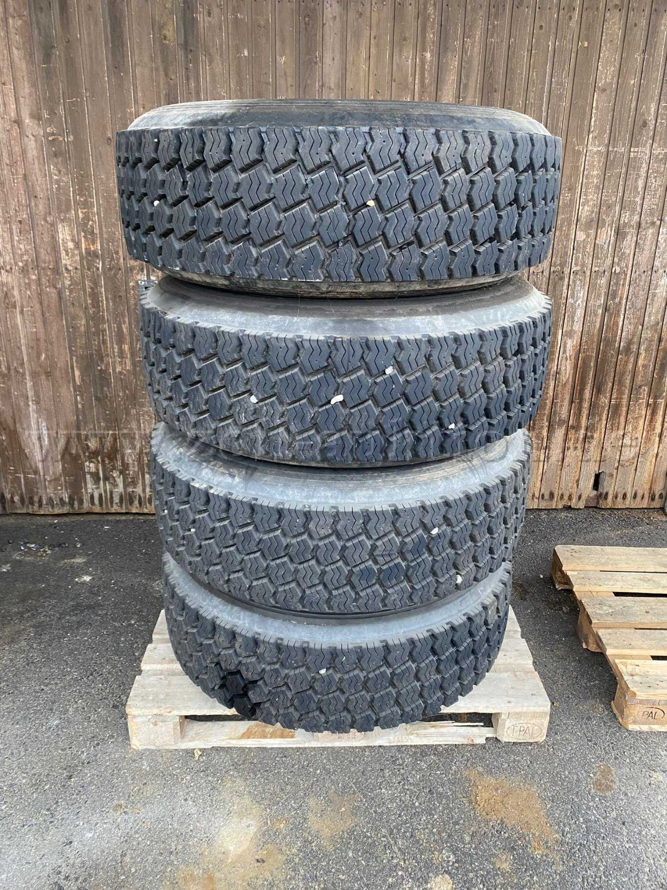 4 Unimogreifen Winterreifenprofil, Continental, 335/ 80 R20